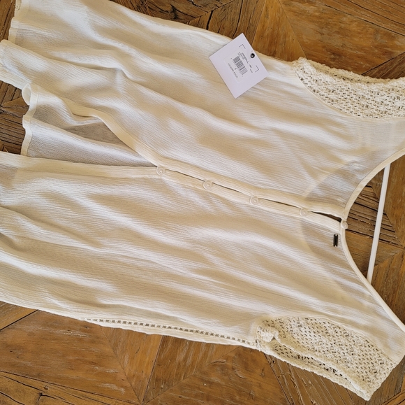 New O'Neill flowy top! S - Picture 4 of 5
